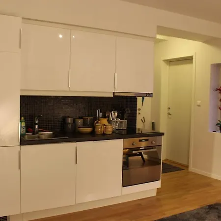 Central, Practical, Free Parking. Ls201 Appartement